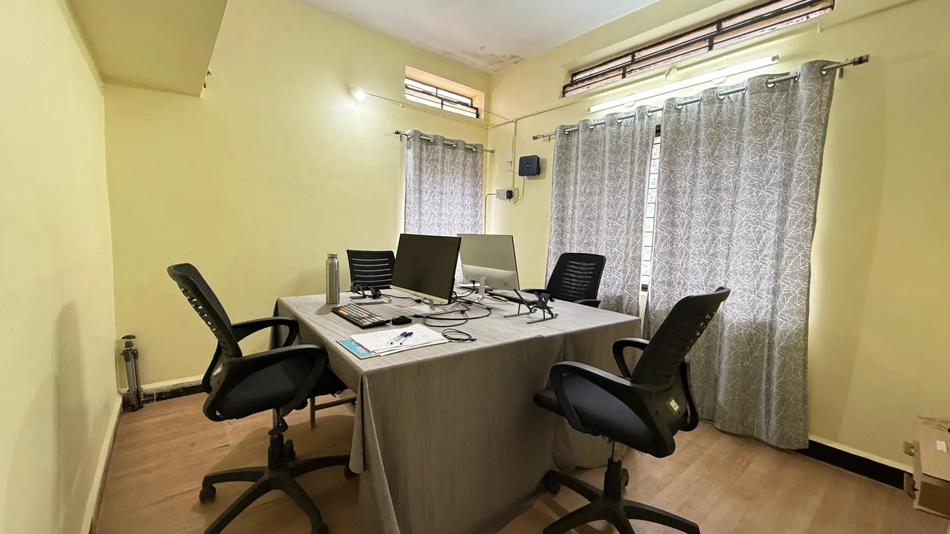 Geelani office photo 12